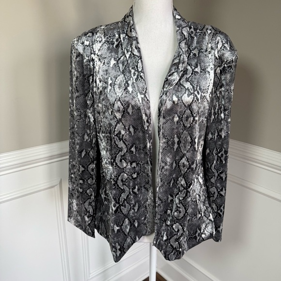 Free People Mercury Velvet Cape in "Cobra" Silvery Snake Print - Picture 4 of 6